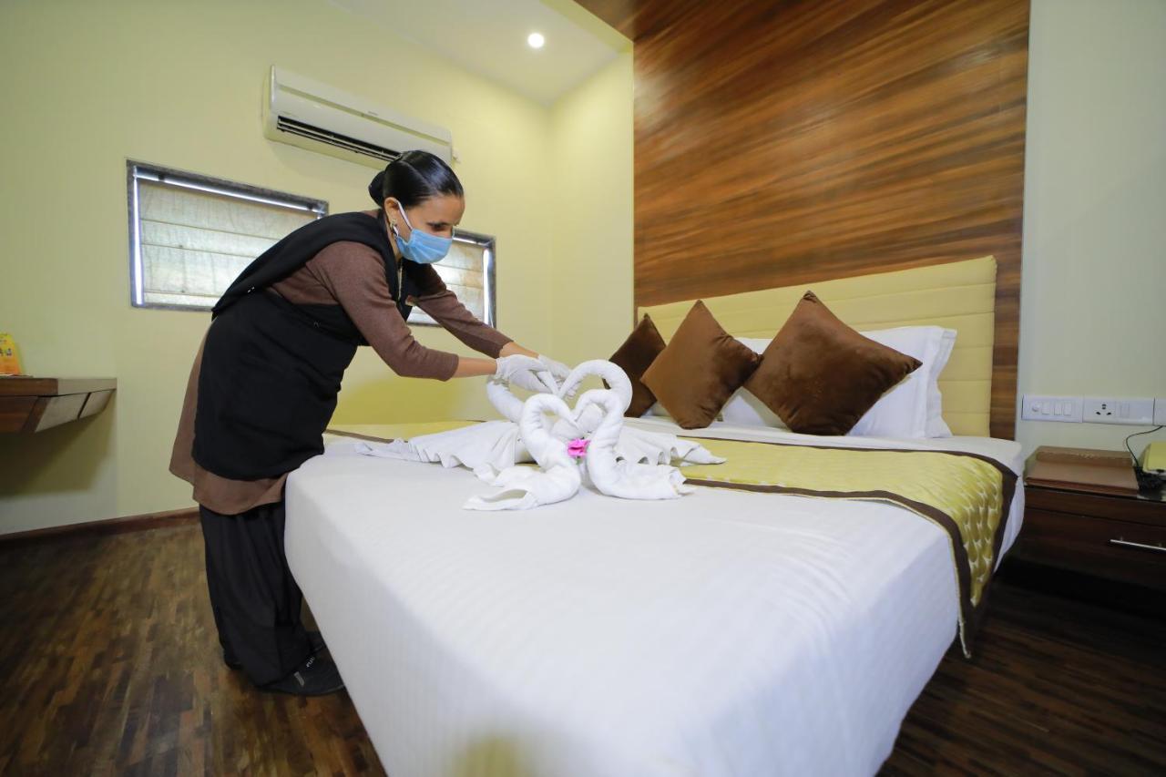 Vijaya Tej Clarks Inn Patna  Bagian luar foto