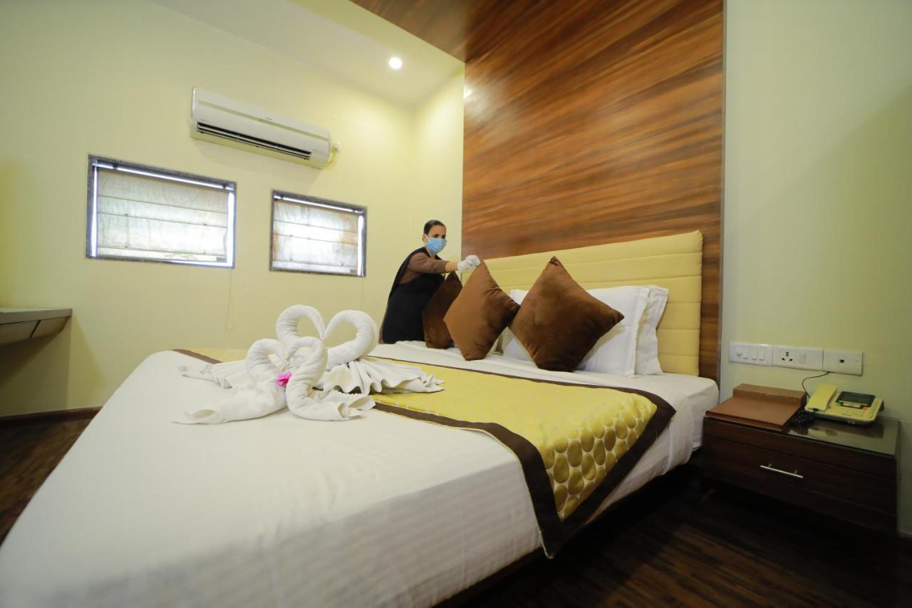 Vijaya Tej Clarks Inn Patna  Bagian luar foto