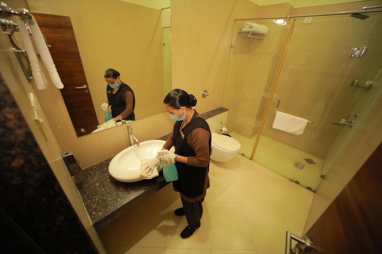Vijaya Tej Clarks Inn Patna  Bagian luar foto