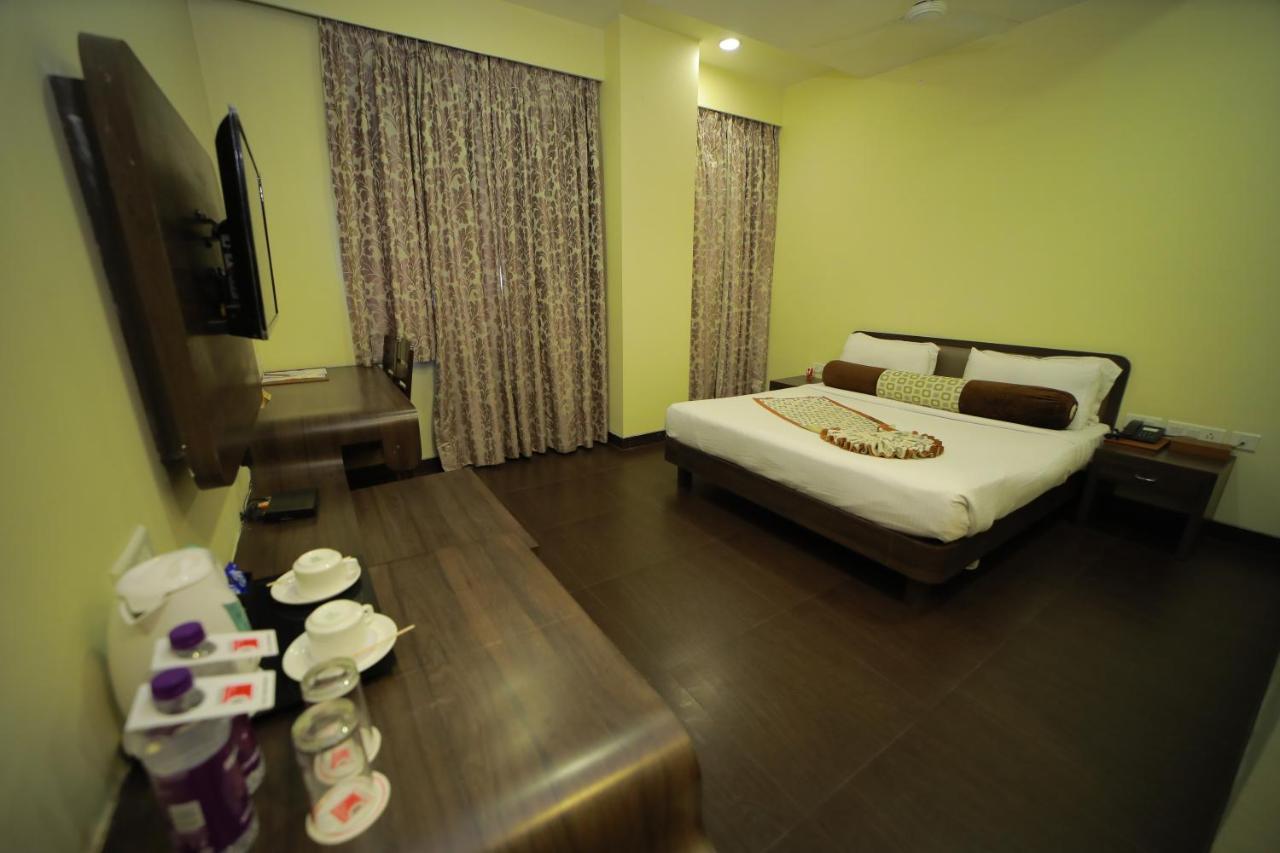 Vijaya Tej Clarks Inn Patna  Bagian luar foto